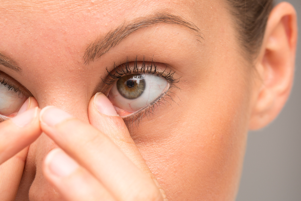 5 Eye Mistakes You Should Stop Doing Right Now - WatsonsHealth